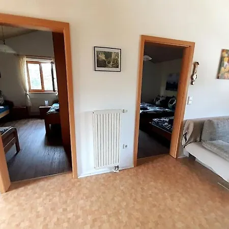 Schiebers Fewo2 Mit 6 Betten Daire